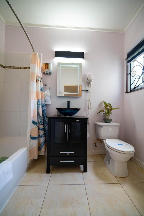 Nickels Garden Villas Montego Bay Exterior photo